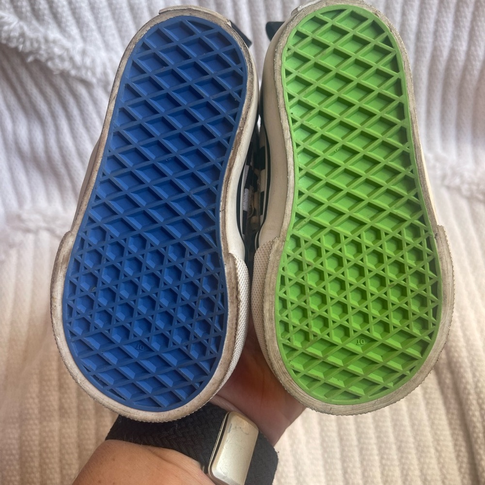 Vans Kids Smiley Rainbow Slip-On Sneakers - Picture 2 of 3